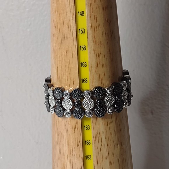 Black And Silver Tone Stretch Watch - Picture 12 of 13